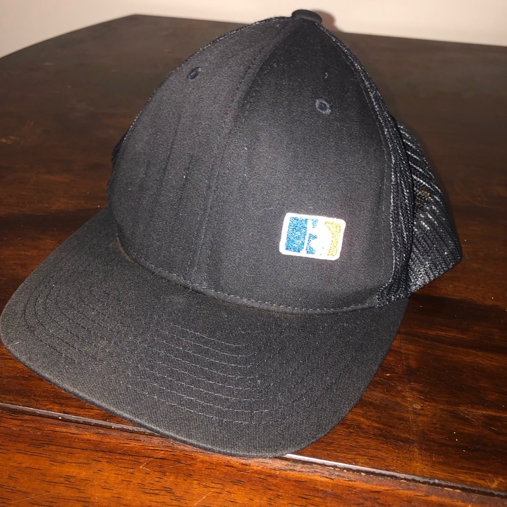 The classics men’s golfing golf hat
